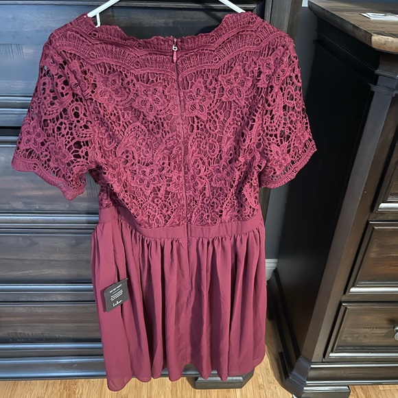 Brand new burgundy dress - Picture 4 of 5